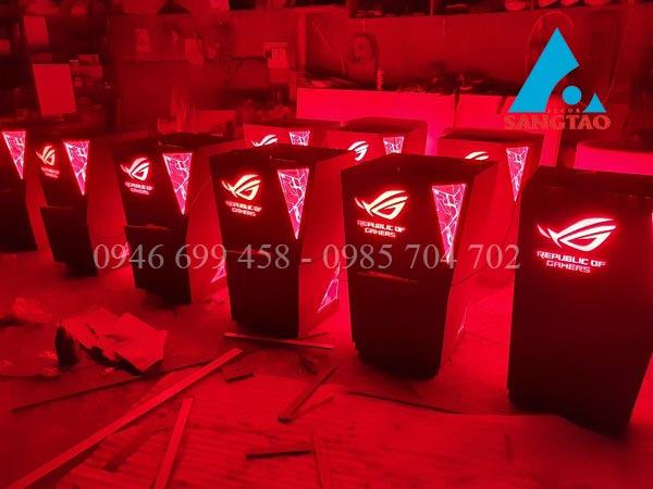 Sản xuất quầy kệ trưng bày shop showroom cửa hàng