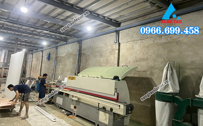 xưởng thi công shop, showroom trong trung tâm thương mại