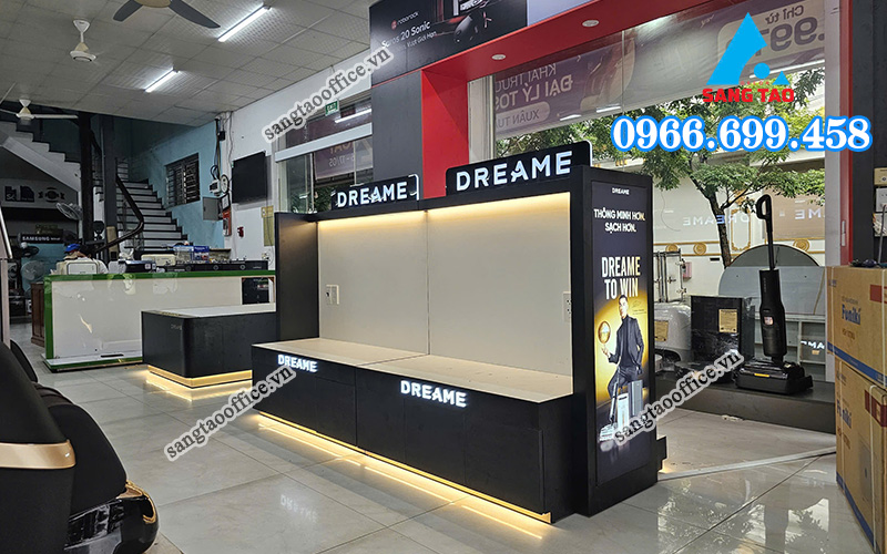 Phối màu kệ trưng bày thế nào để shop nhìn cao cấp hơn?