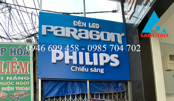 Quầy tủ kệ trưng bày đèn Philips Thiên Phước