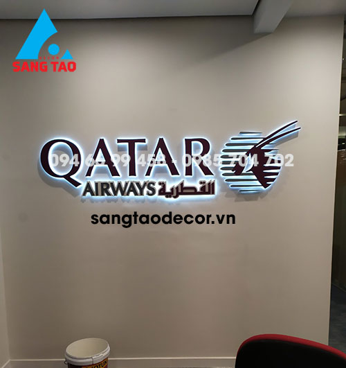 thi công logo văn phòng bán vé máy bay quata airways hcm